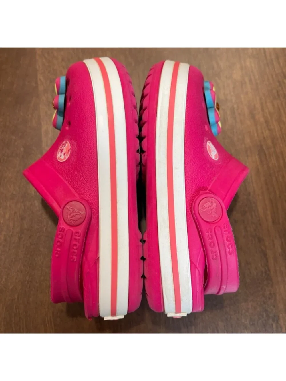 Crocs Classic Clog Toddler Girls Size 6/7 Hot Pink with Flower Charms Waterproof